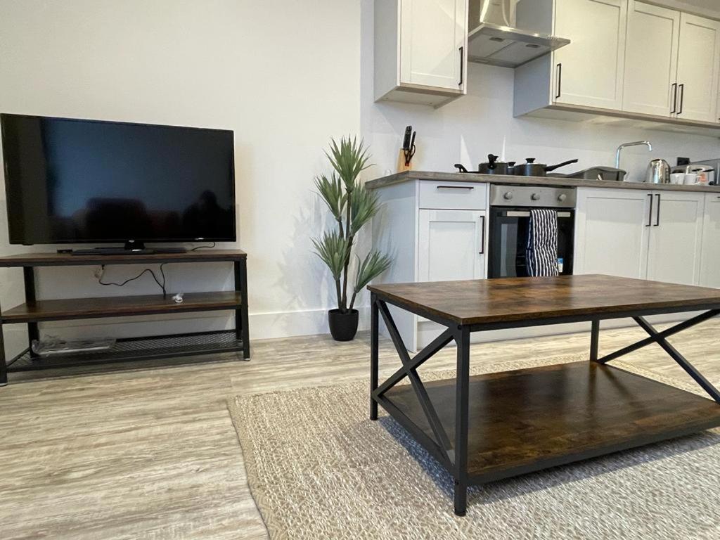 Kingsbridge Point - Cosy One Bed Apartments Near Town Centre, Swindon Eksteriør bilde