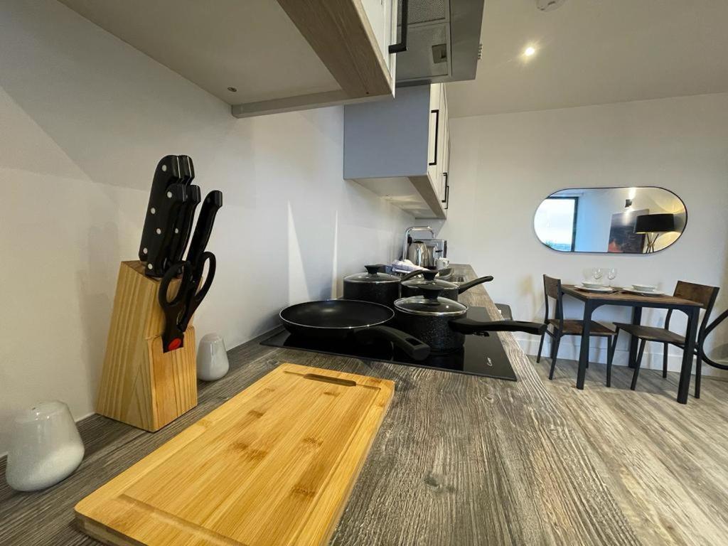 Kingsbridge Point - Cosy One Bed Apartments Near Town Centre, Swindon Eksteriør bilde