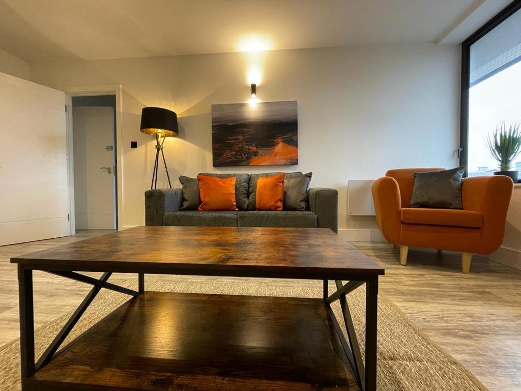 Kingsbridge Point - Cosy One Bed Apartments Near Town Centre, Swindon Eksteriør bilde