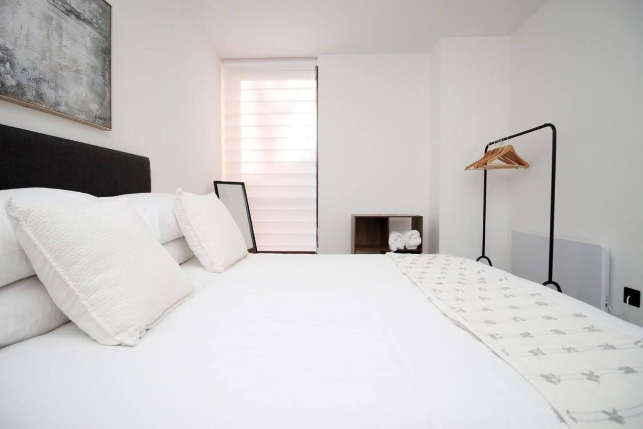 Kingsbridge Point - Cosy One Bed Apartments Near Town Centre, Swindon Eksteriør bilde