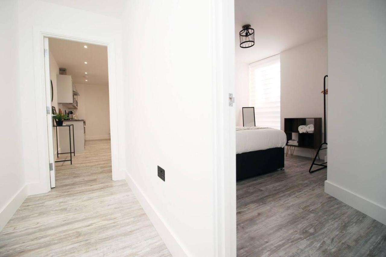 Kingsbridge Point - Cosy One Bed Apartments Near Town Centre, Swindon Eksteriør bilde