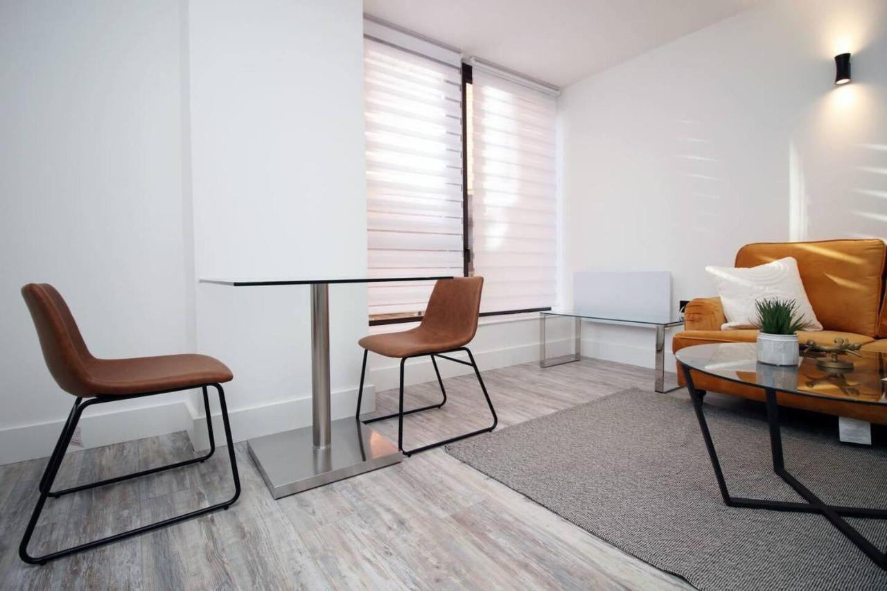 Kingsbridge Point - Cosy One Bed Apartments Near Town Centre, Swindon Eksteriør bilde