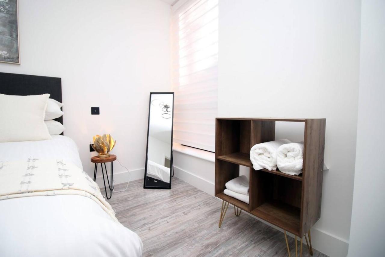 Kingsbridge Point - Cosy One Bed Apartments Near Town Centre, Swindon Eksteriør bilde