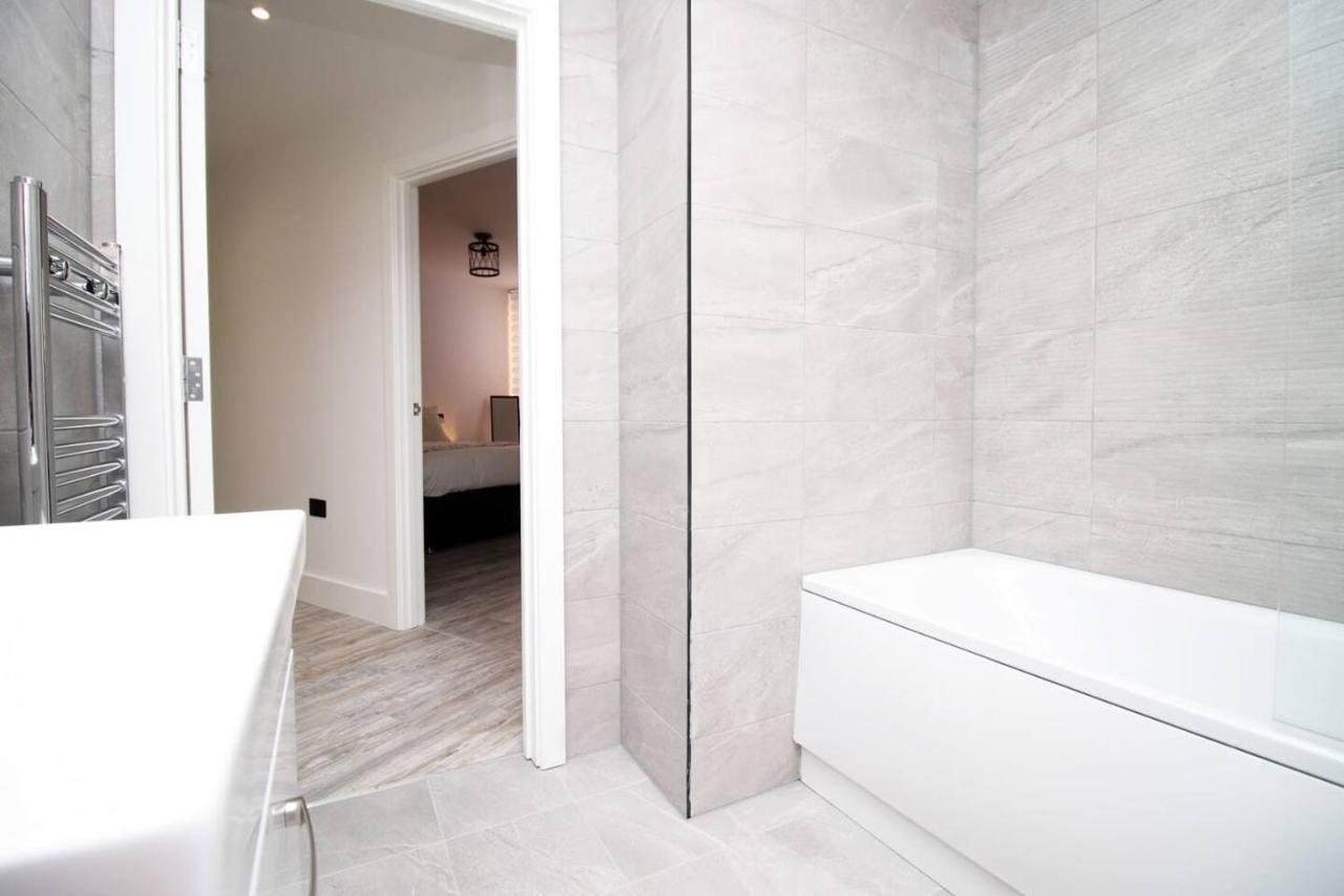 Kingsbridge Point - Cosy One Bed Apartments Near Town Centre, Swindon Eksteriør bilde