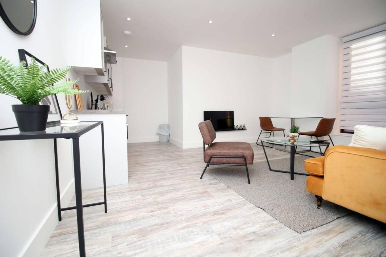 Kingsbridge Point - Cosy One Bed Apartments Near Town Centre, Swindon Eksteriør bilde