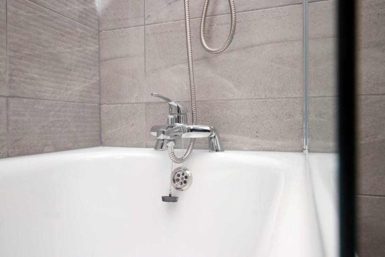 Kingsbridge Point - Cosy One Bed Apartments Near Town Centre, Swindon Eksteriør bilde