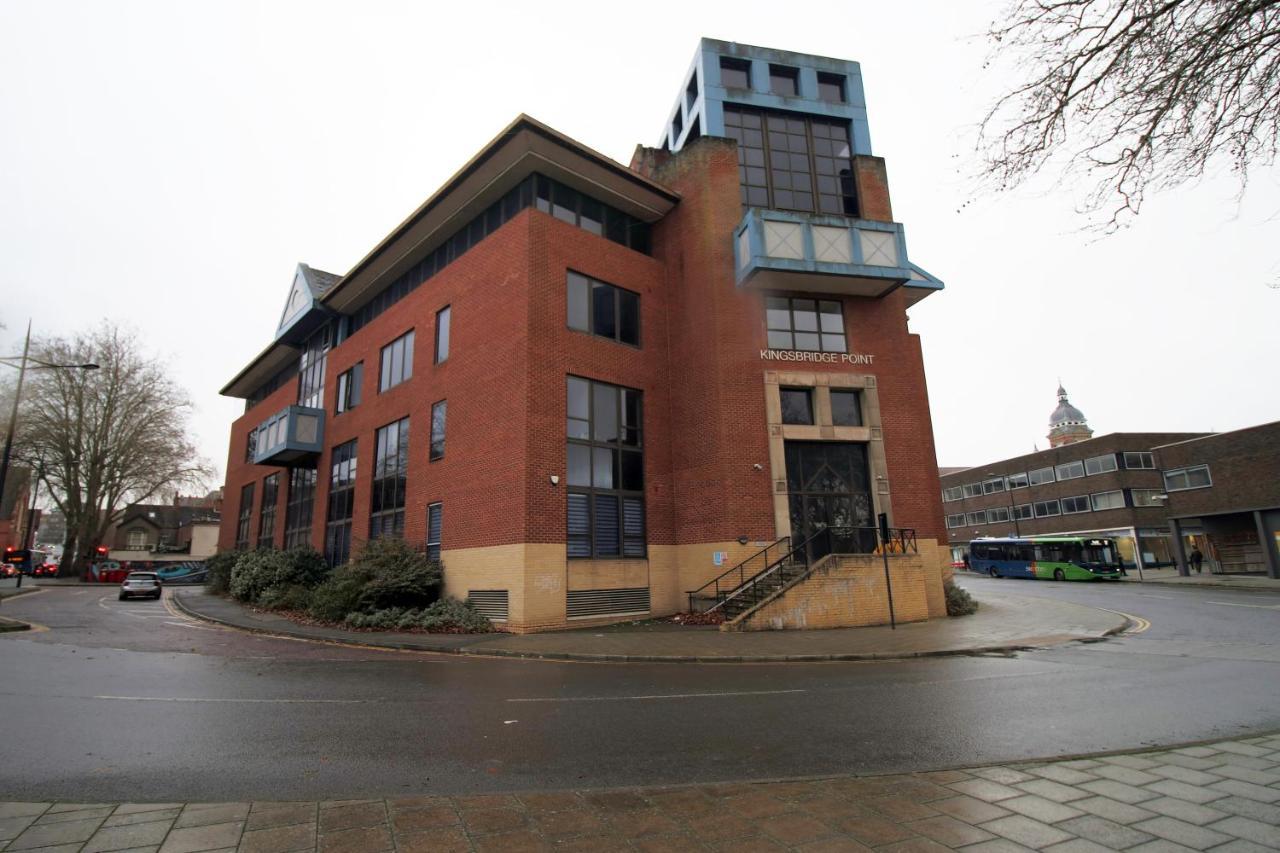 Kingsbridge Point - Cosy One Bed Apartments Near Town Centre, Swindon Eksteriør bilde