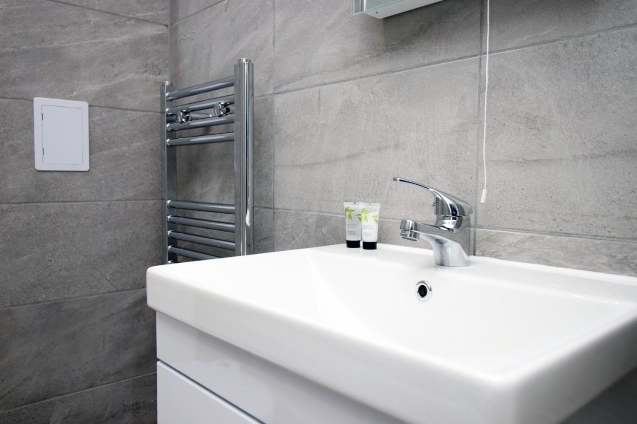 Kingsbridge Point - Cosy One Bed Apartments Near Town Centre, Swindon Eksteriør bilde
