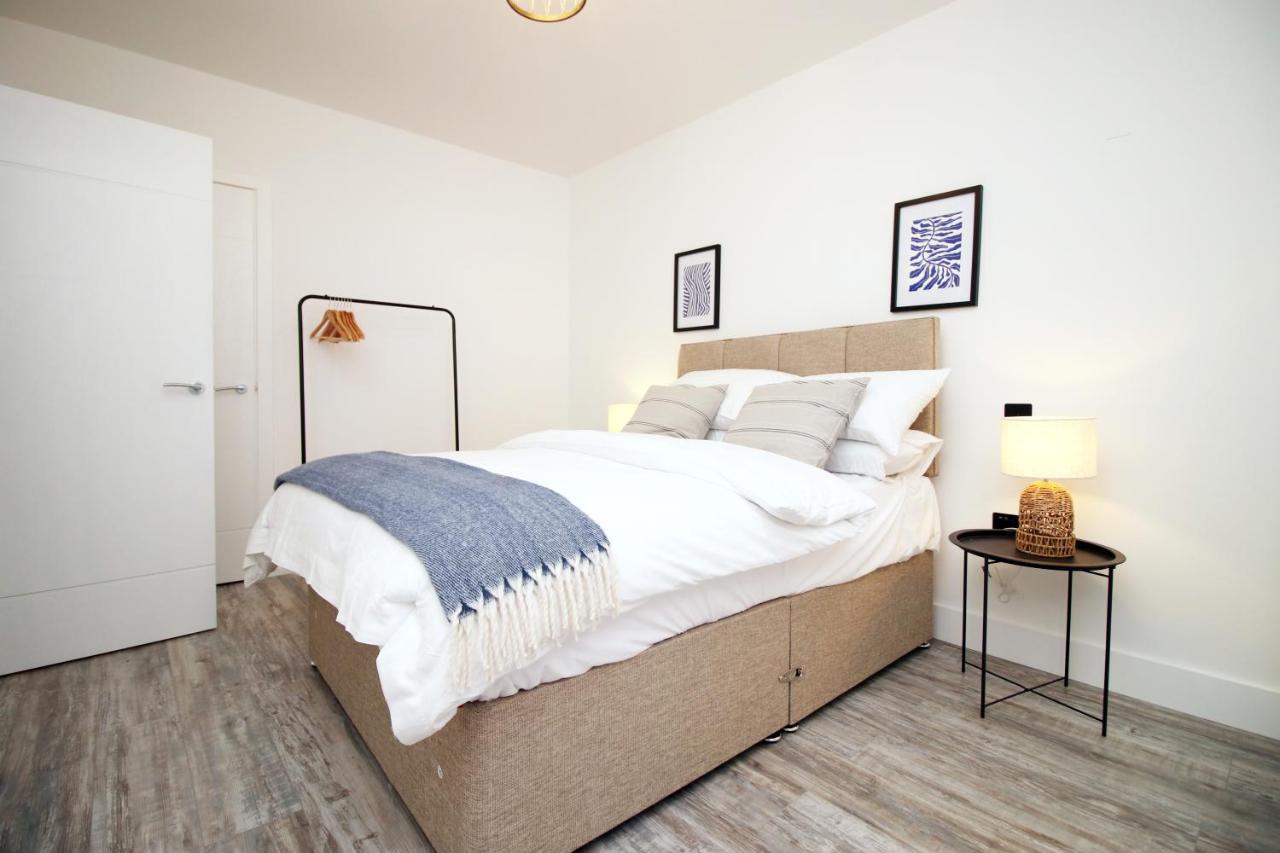 Kingsbridge Point - Cosy One Bed Apartments Near Town Centre, Swindon Eksteriør bilde