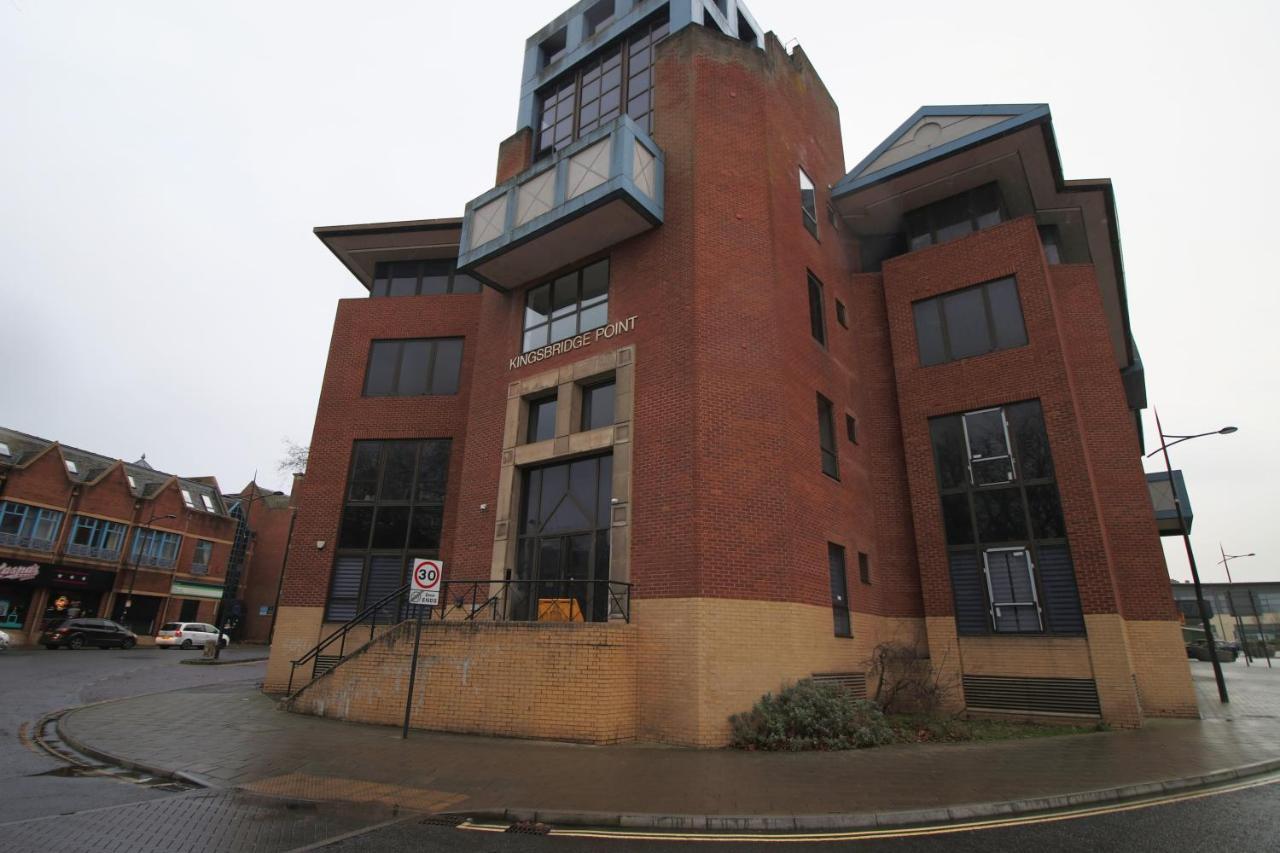 Kingsbridge Point - Cosy One Bed Apartments Near Town Centre, Swindon Eksteriør bilde